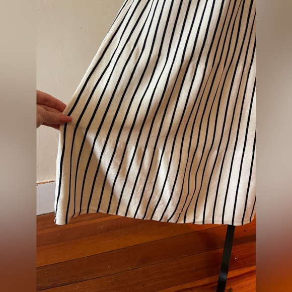 Wendy Williams Black/Cream Striped Combo Dress, V neck, size med, like new - Picture 8 of 8